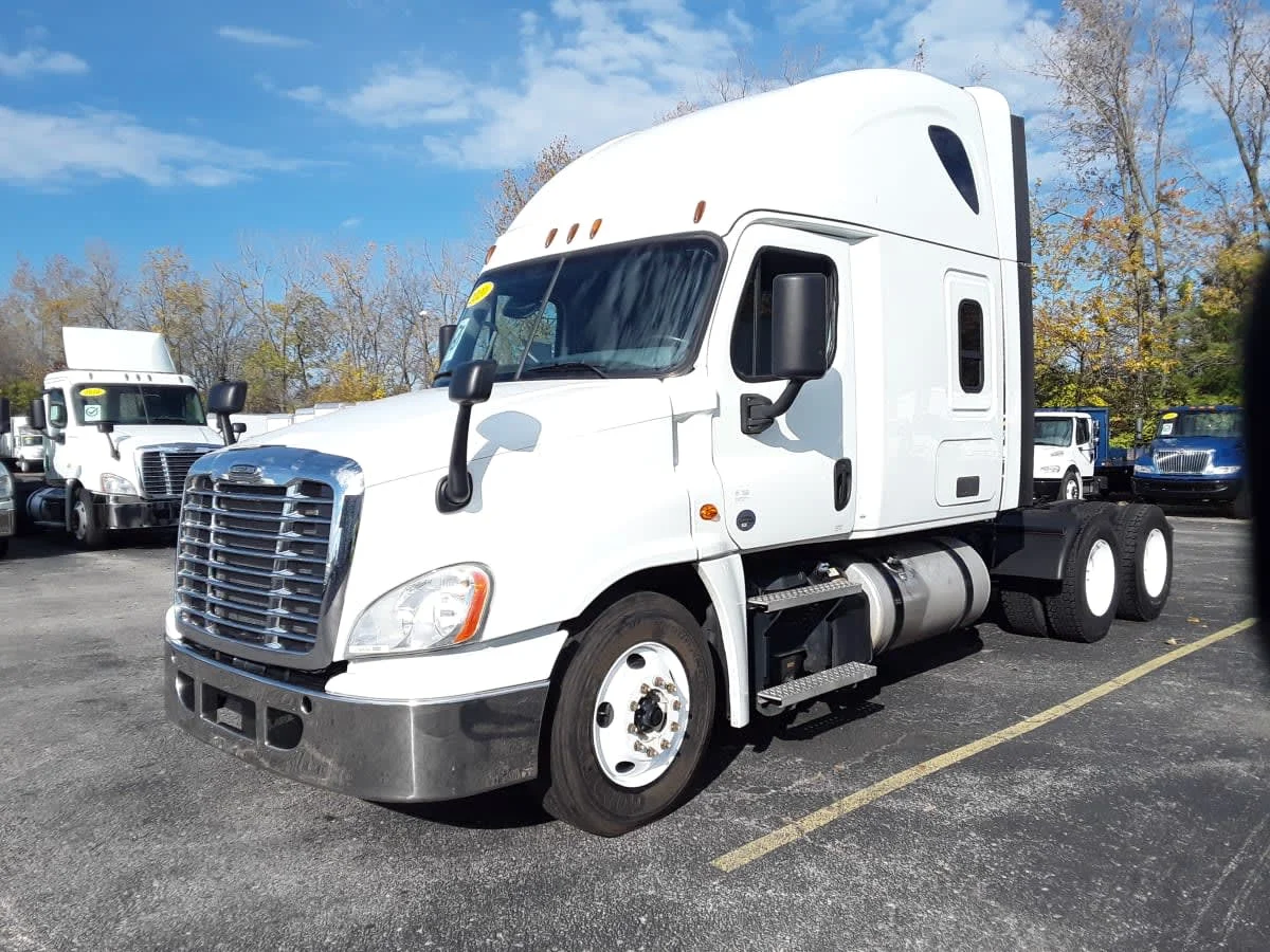 2020 Freightliner Cascadia in Davie, FL