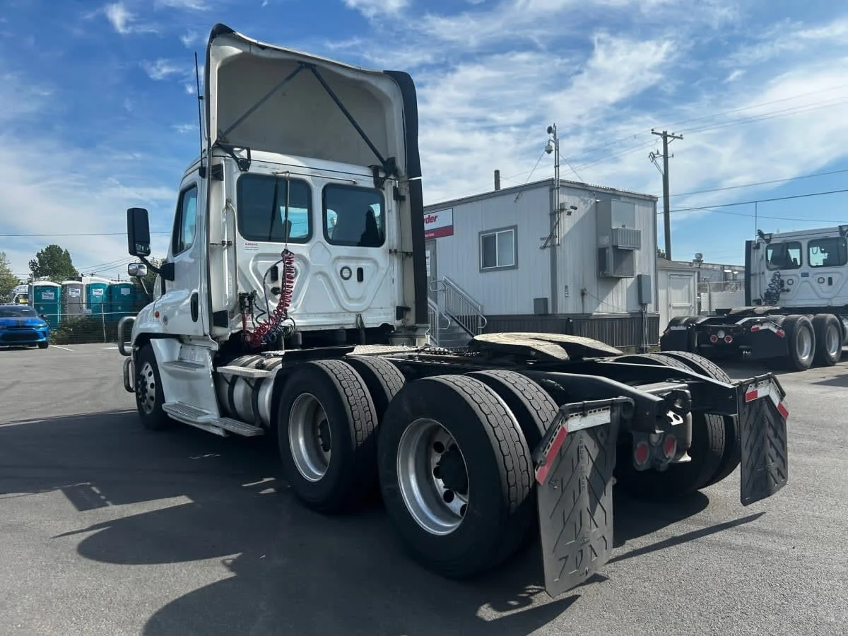 2019 Freightliner Cascadia in Tacoma, WA — photo 6