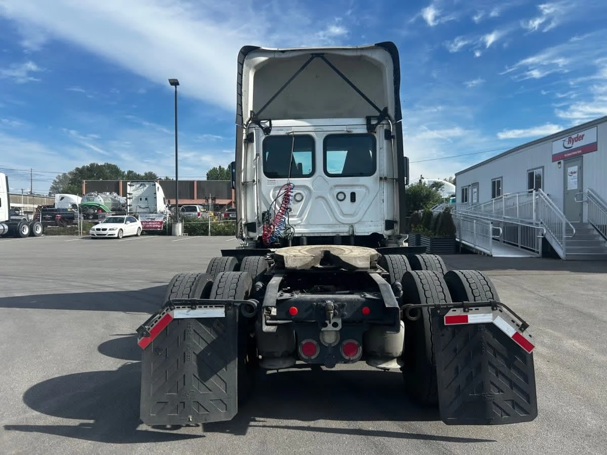 2019 Freightliner Cascadia in Tacoma, WA — photo 5