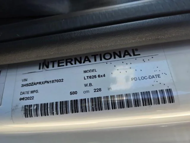 2023 International LT - image 27