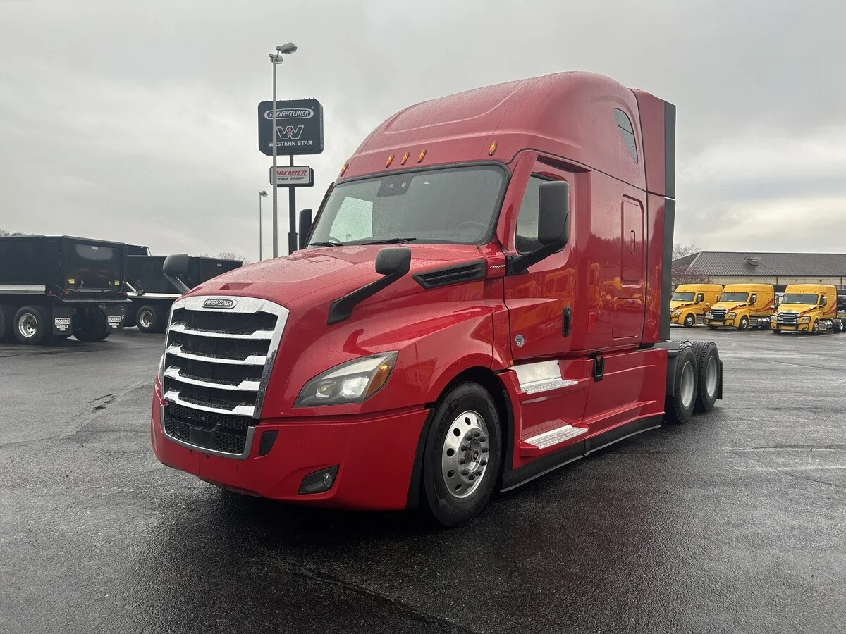 2022 Freightliner Cascadia in Knoxville, TN