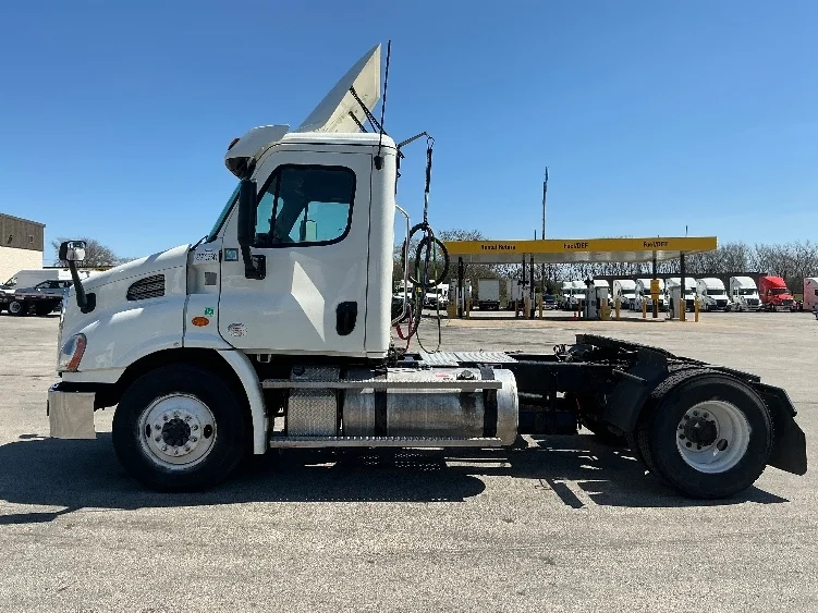 2020 Freightliner Cascadia in La Porte, IN — photo 4
