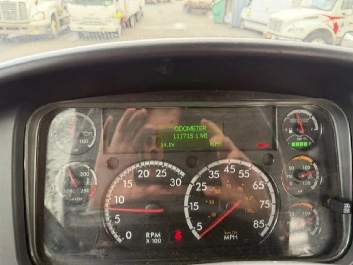 2019 Freightliner M2 106 in Farmingdale, NY — photo 10