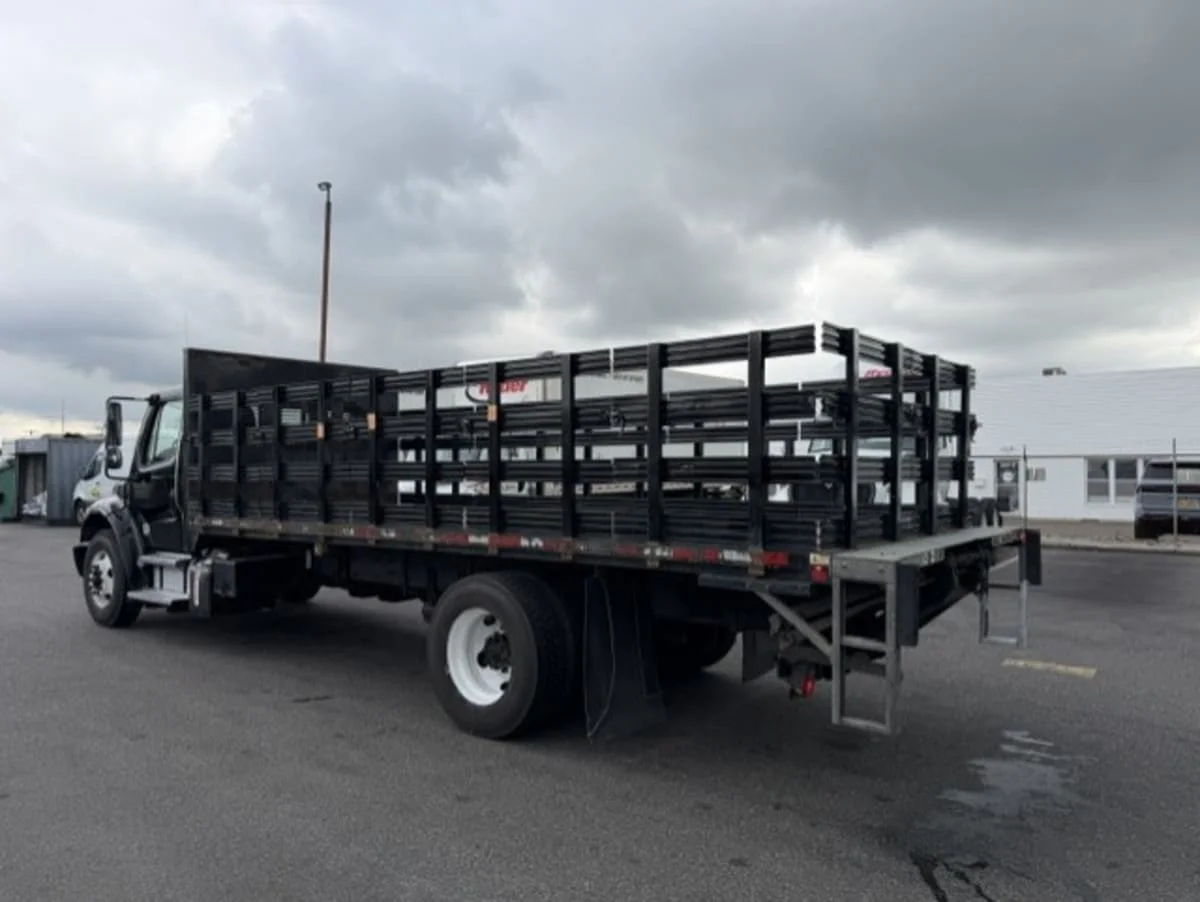 2019 Freightliner M2 106 in Farmingdale, NY — photo 6
