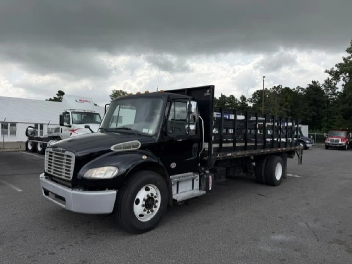 2019 Freightliner M2 106