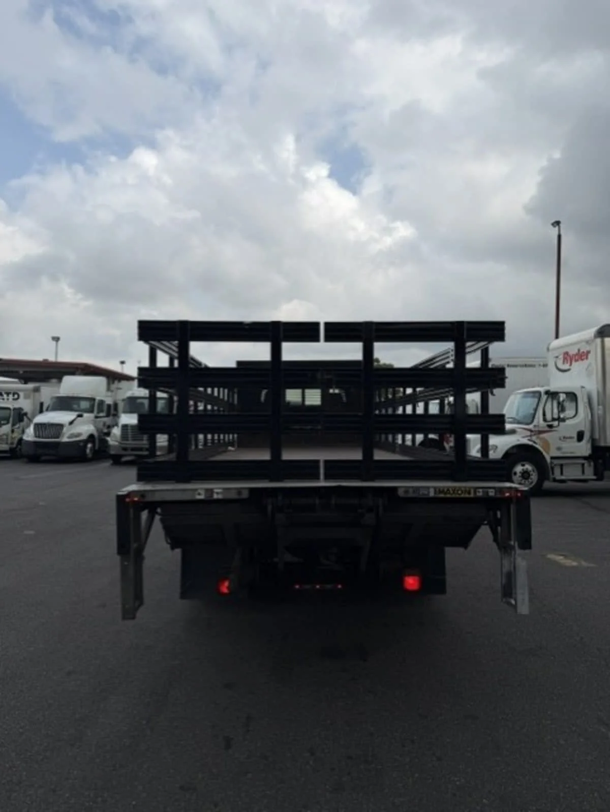 2019 Freightliner M2 106 in Farmingdale, NY — photo 5