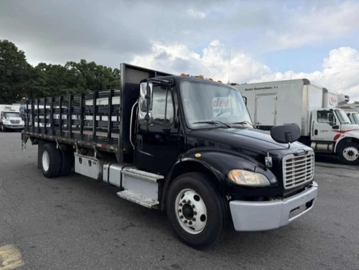 2019 Freightliner M2 106 in Farmingdale, NY — photo 3
