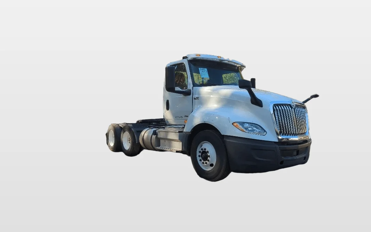 2019 International LT - image 1