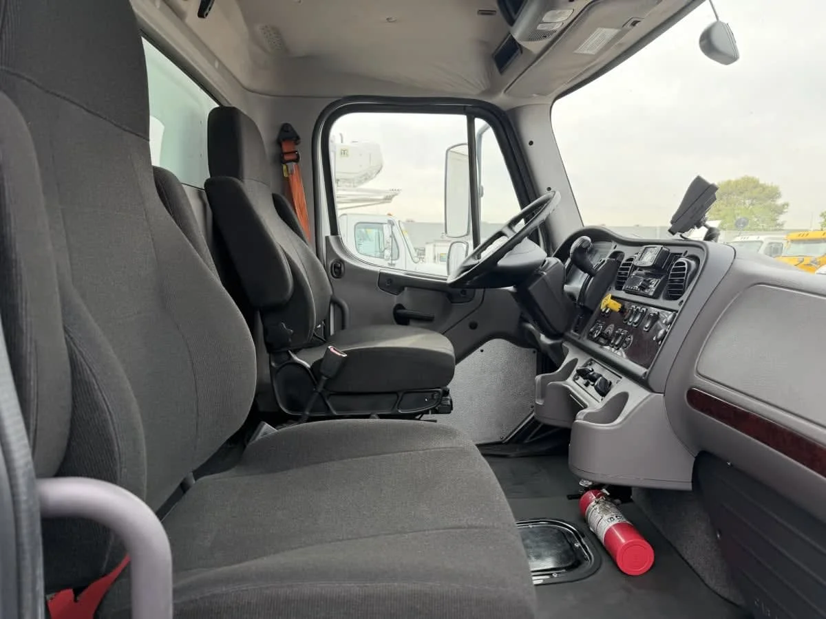 2021 Freightliner M2 106 - image 14