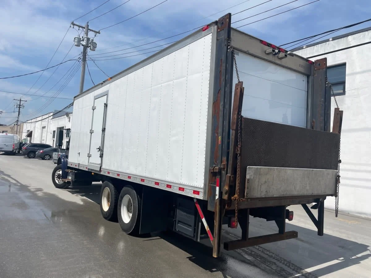 2019 Freightliner M2 106 - image 6