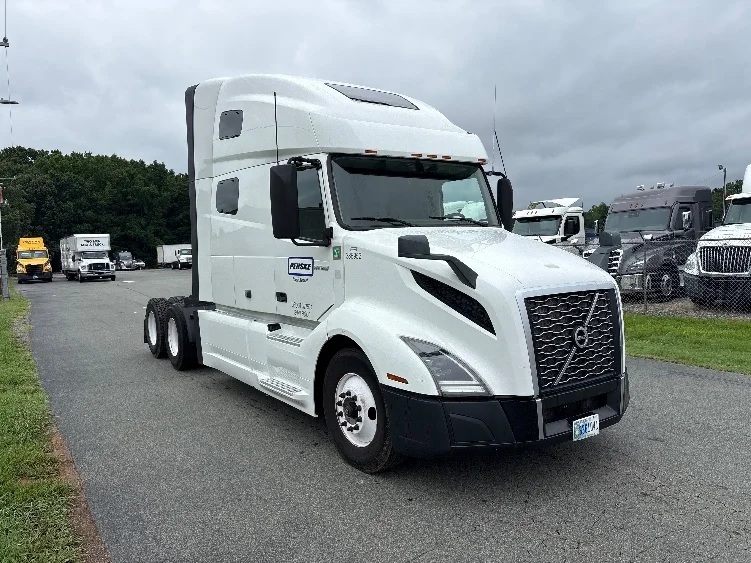 2022 Volvo VNL 760
