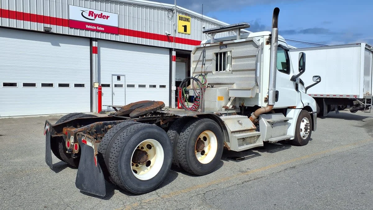 2019 Freightliner Cascadia in Salisbury, MA — photo 4