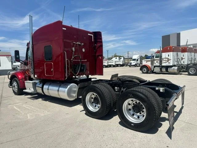 2022 Peterbilt 567 — photo 14