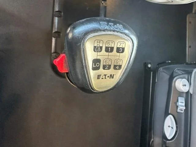 2022 Peterbilt 567 — photo 9