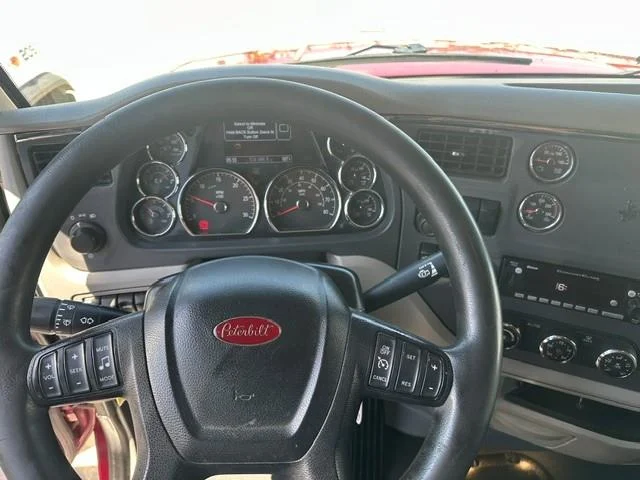 2022 Peterbilt 567 — photo 11