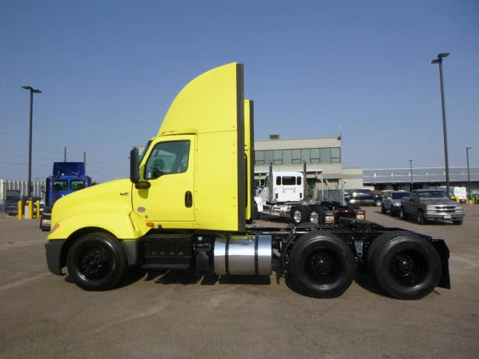 2023 International LT — photo 4
