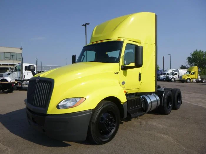 2023 International LT — photo 2