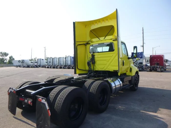 2023 International LT — photo 6