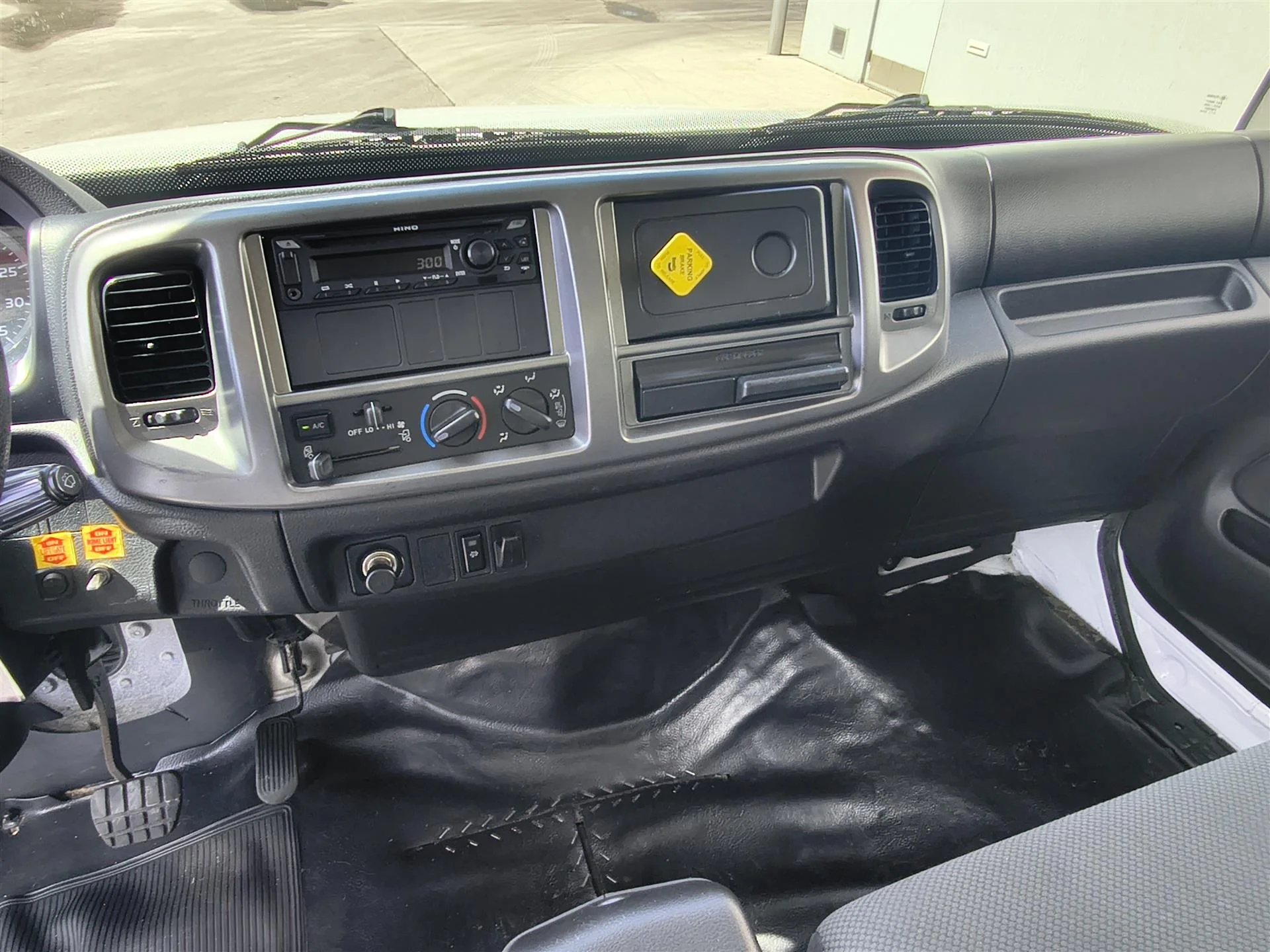 2020 Hino 338 in Fort Lauderdale, FL — photo 6