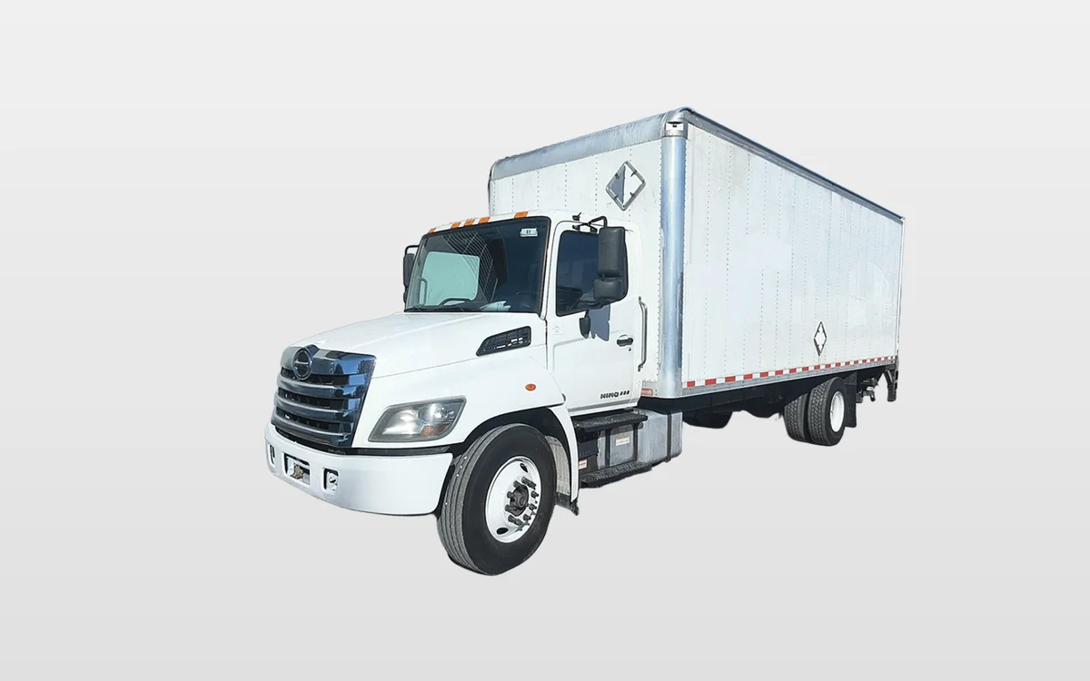 2020 Hino 338 - image 1