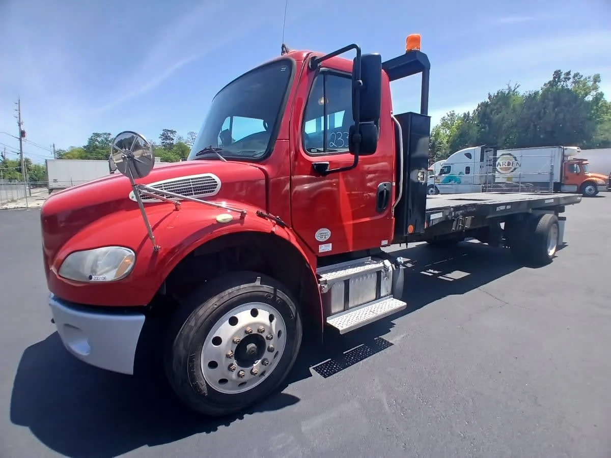 2020 Freightliner M2 106 in Atlanta, GA — photo 2