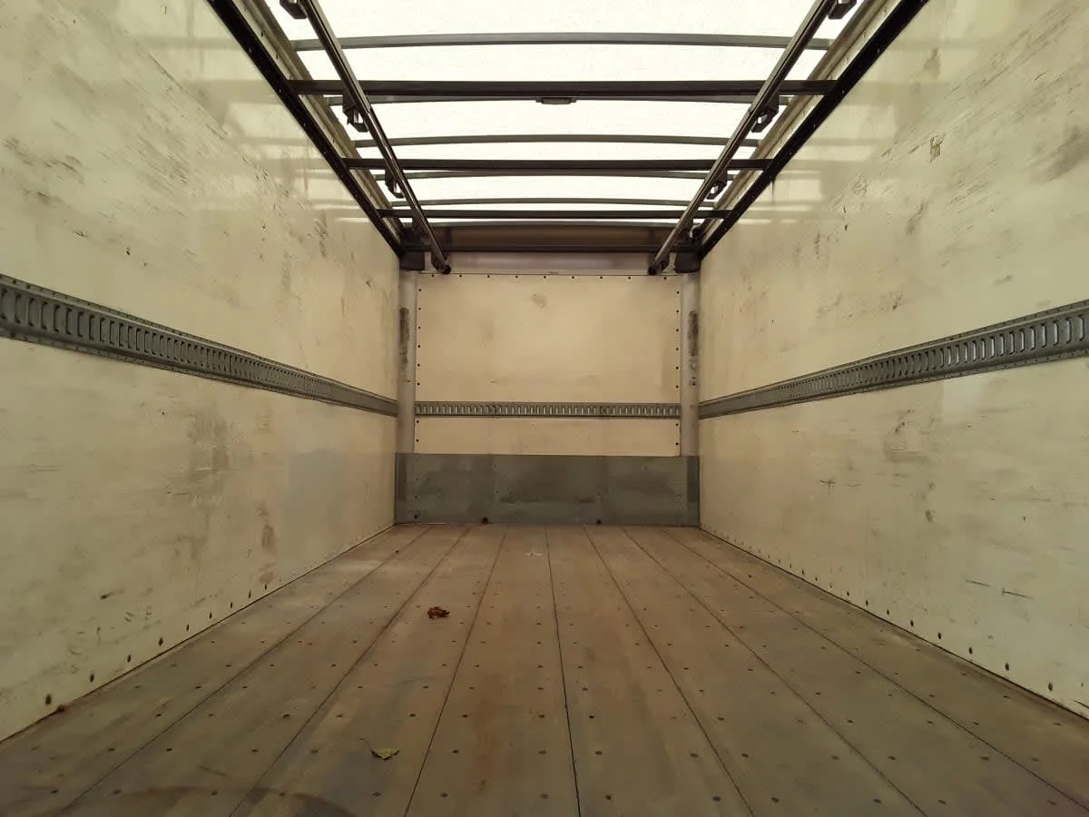 2019 Isuzu NRR - image 8