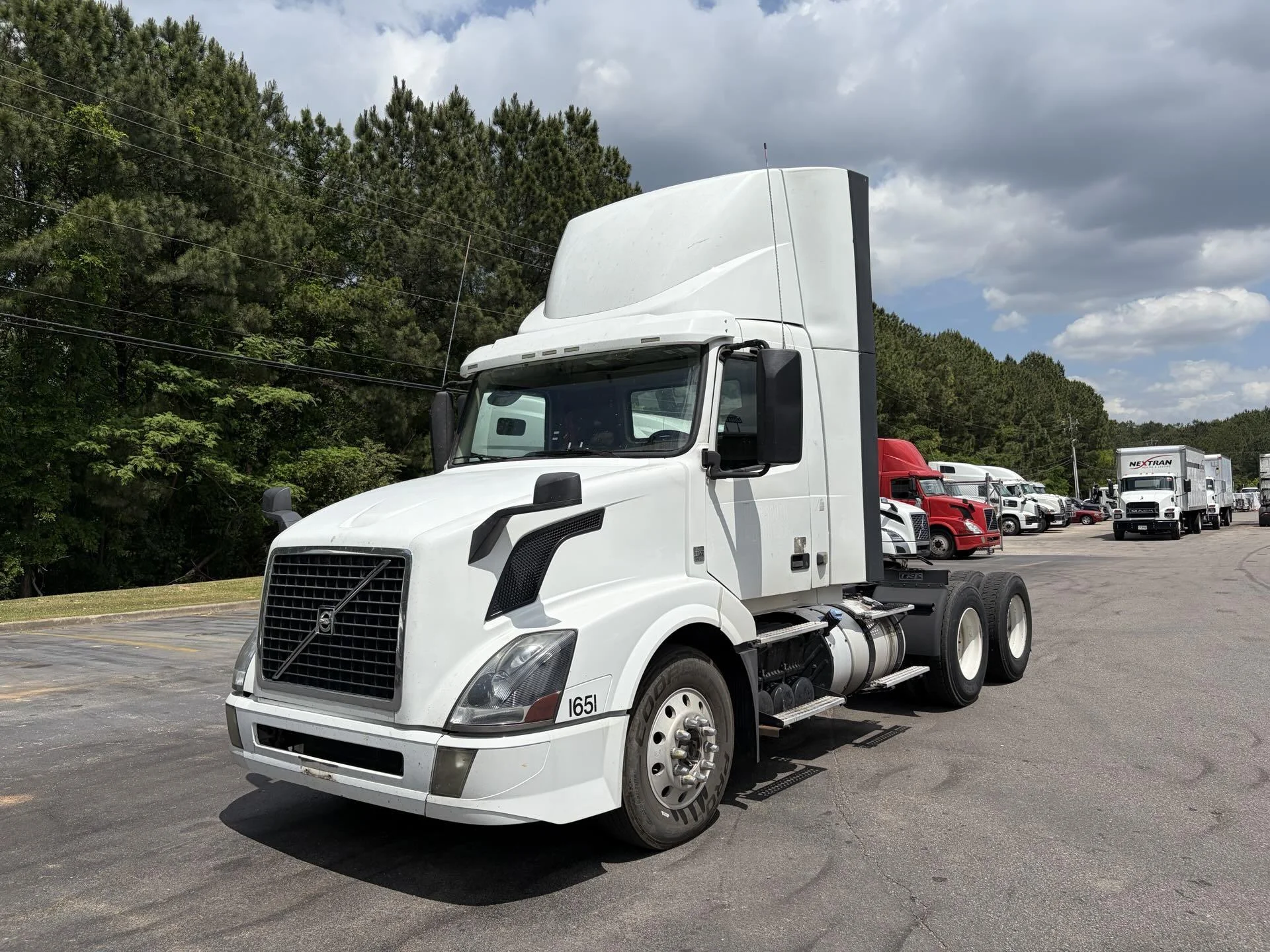 2016 Volvo VNL 300 in Fultondale, AL