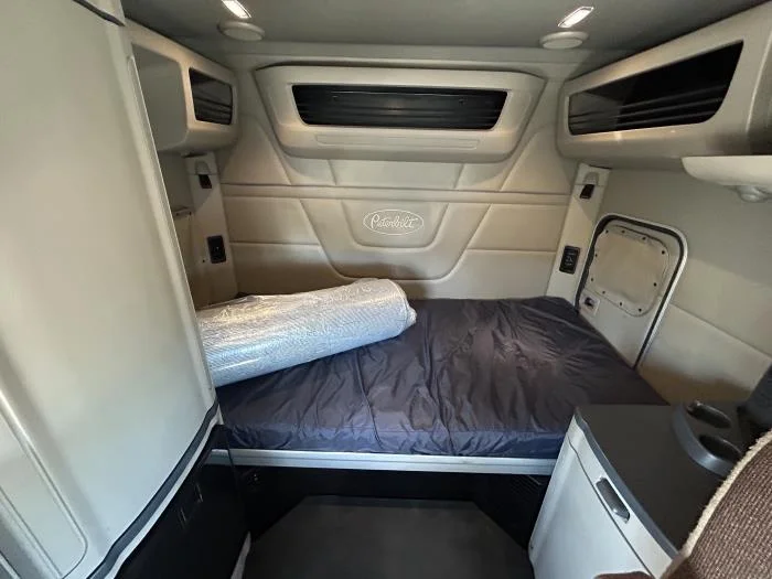 2022 Peterbilt 579 - image 24