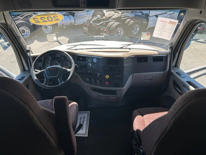 2022 Peterbilt 579 - image 28