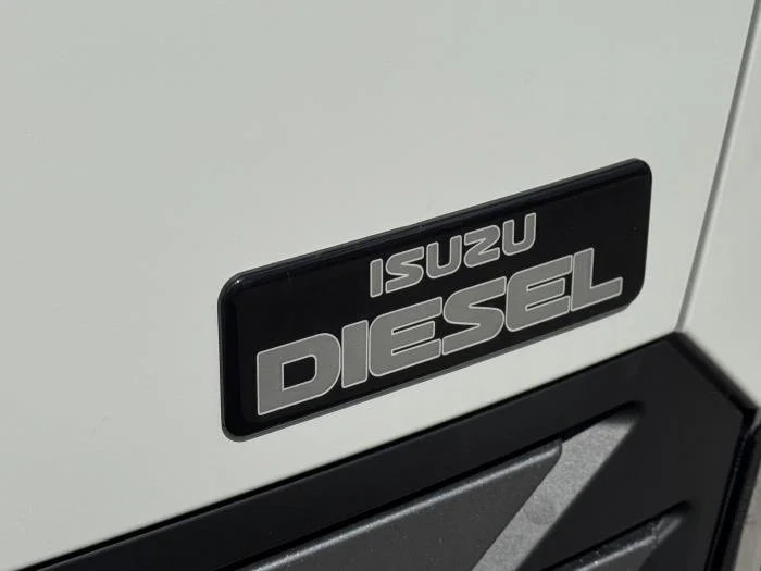 2027 Isuzu NRR — photo 13