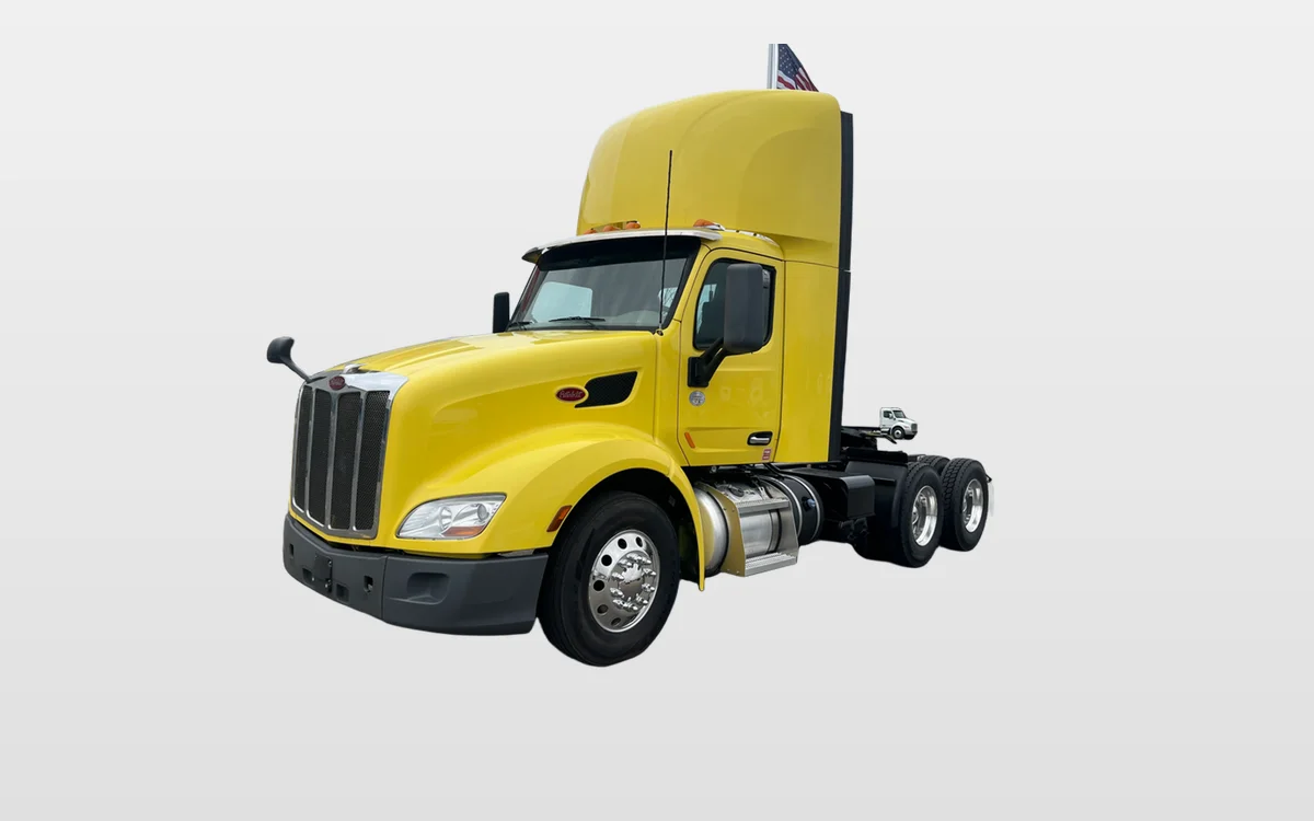2021 PETERBILT 579 - image 1