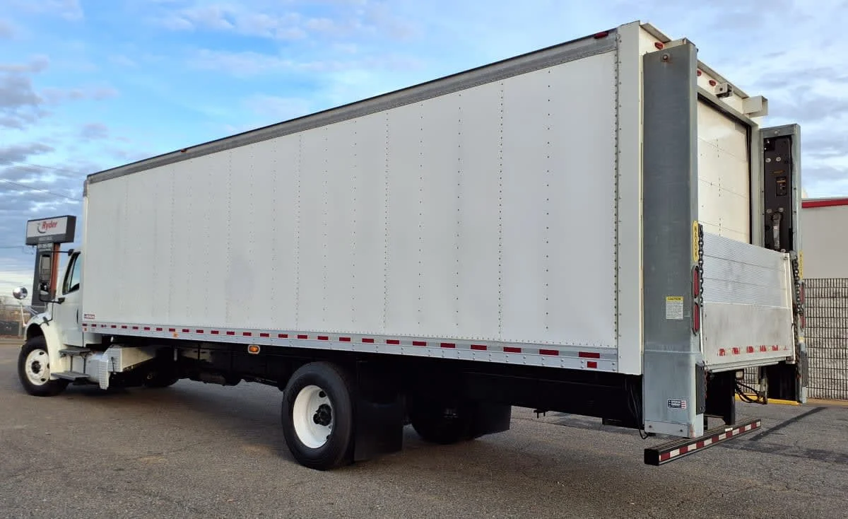 2019 Freightliner M2 106 - image 6