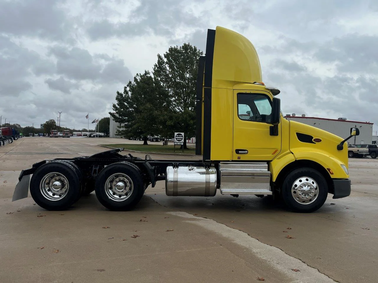 2021 Peterbilt 579 - image 6