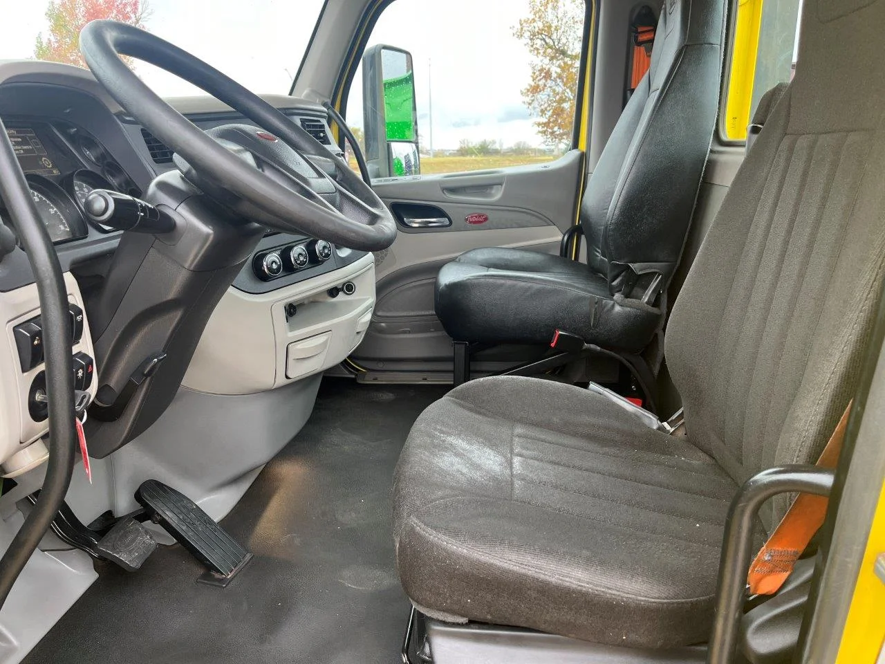 2021 Peterbilt 579 - image 10