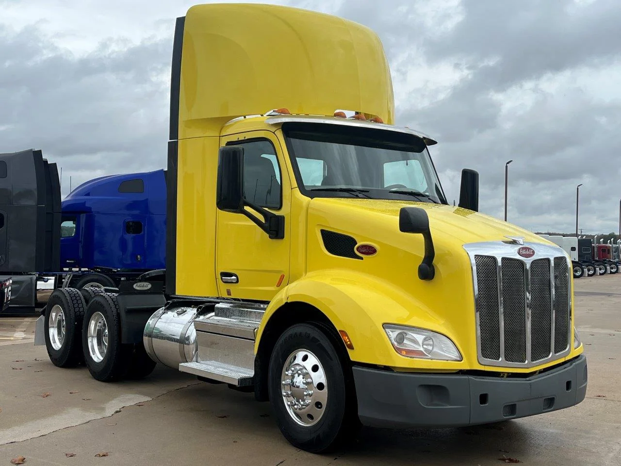 2021 Peterbilt 579 - image 7