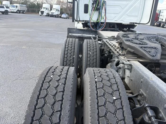 2024 International LT - image 5