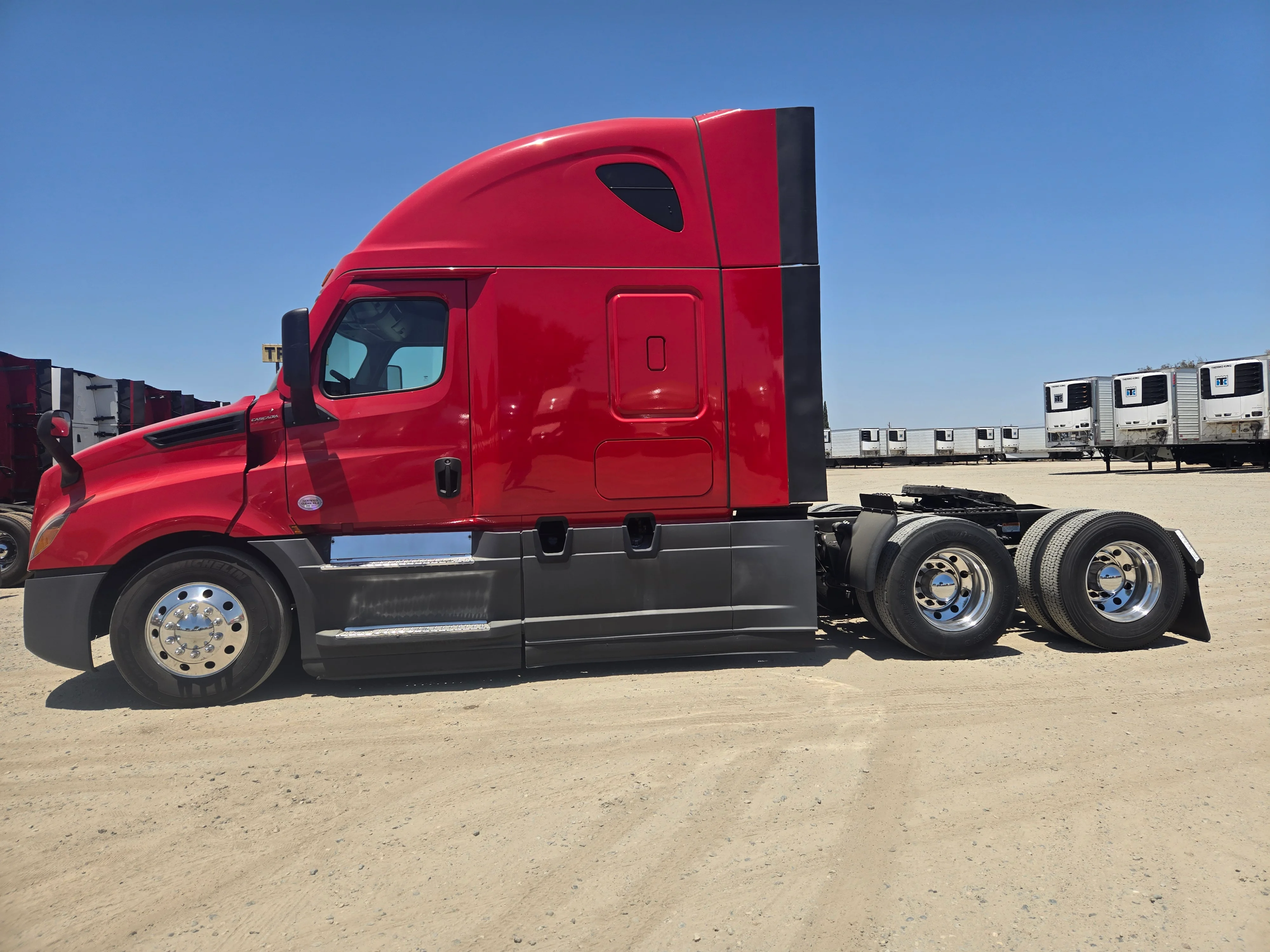 2021 Freightliner Cascadia in Fresno, CA — photo 8