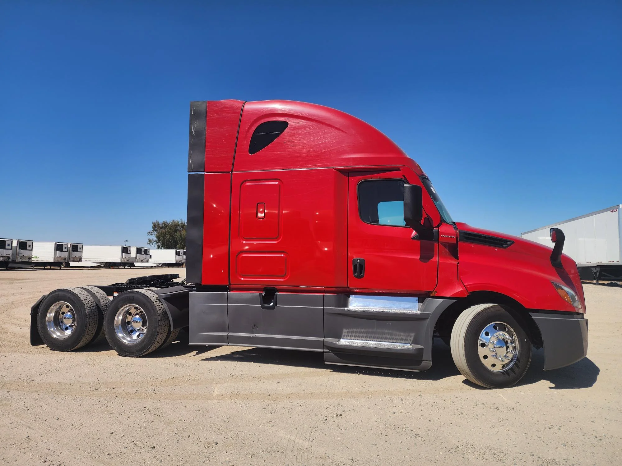 2021 Freightliner Cascadia in Fresno, CA — photo 2