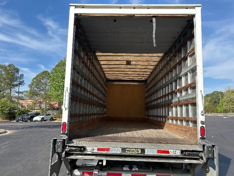 2020 International MV - image 8