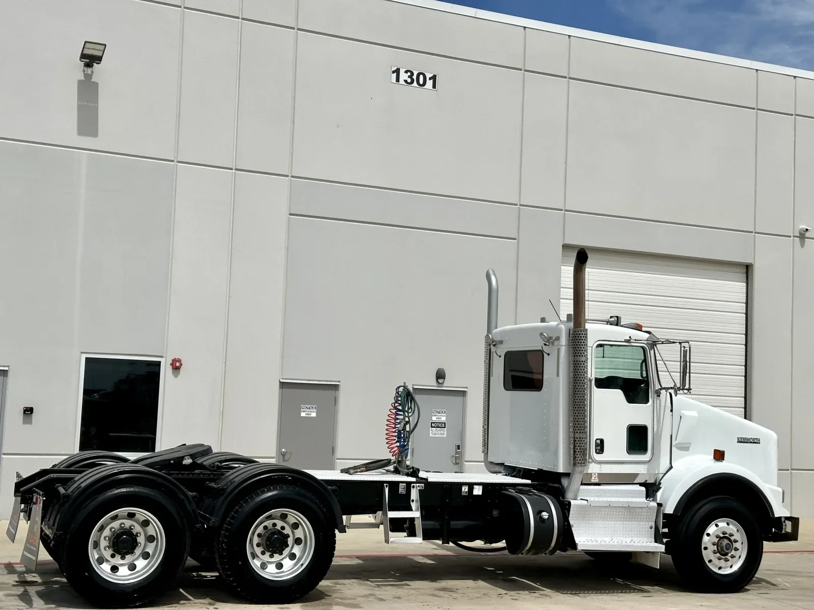 2016 Kenworth T800 - image 5