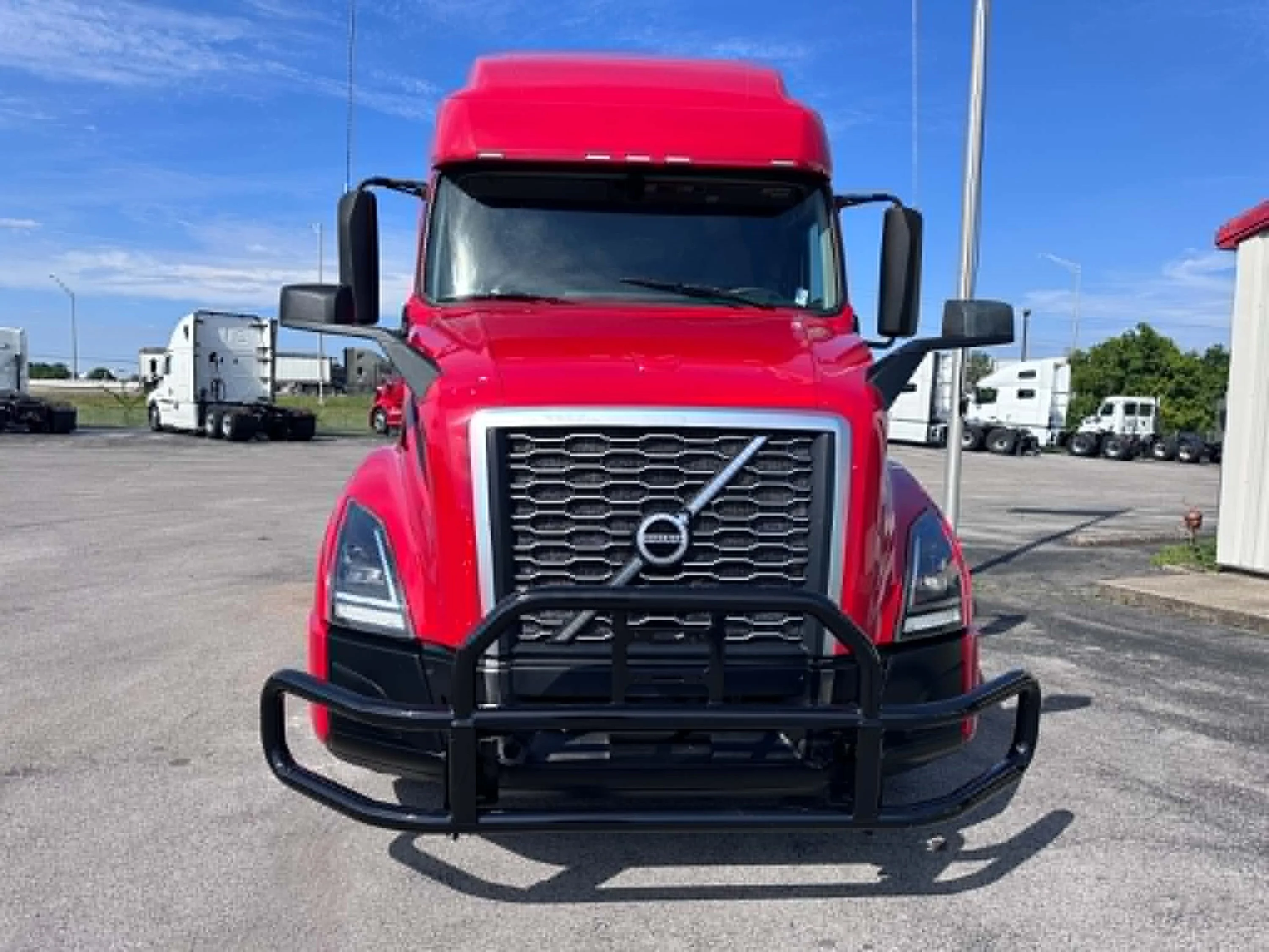2022 Volvo VNL 760 in Roanoke, VA — photo 2
