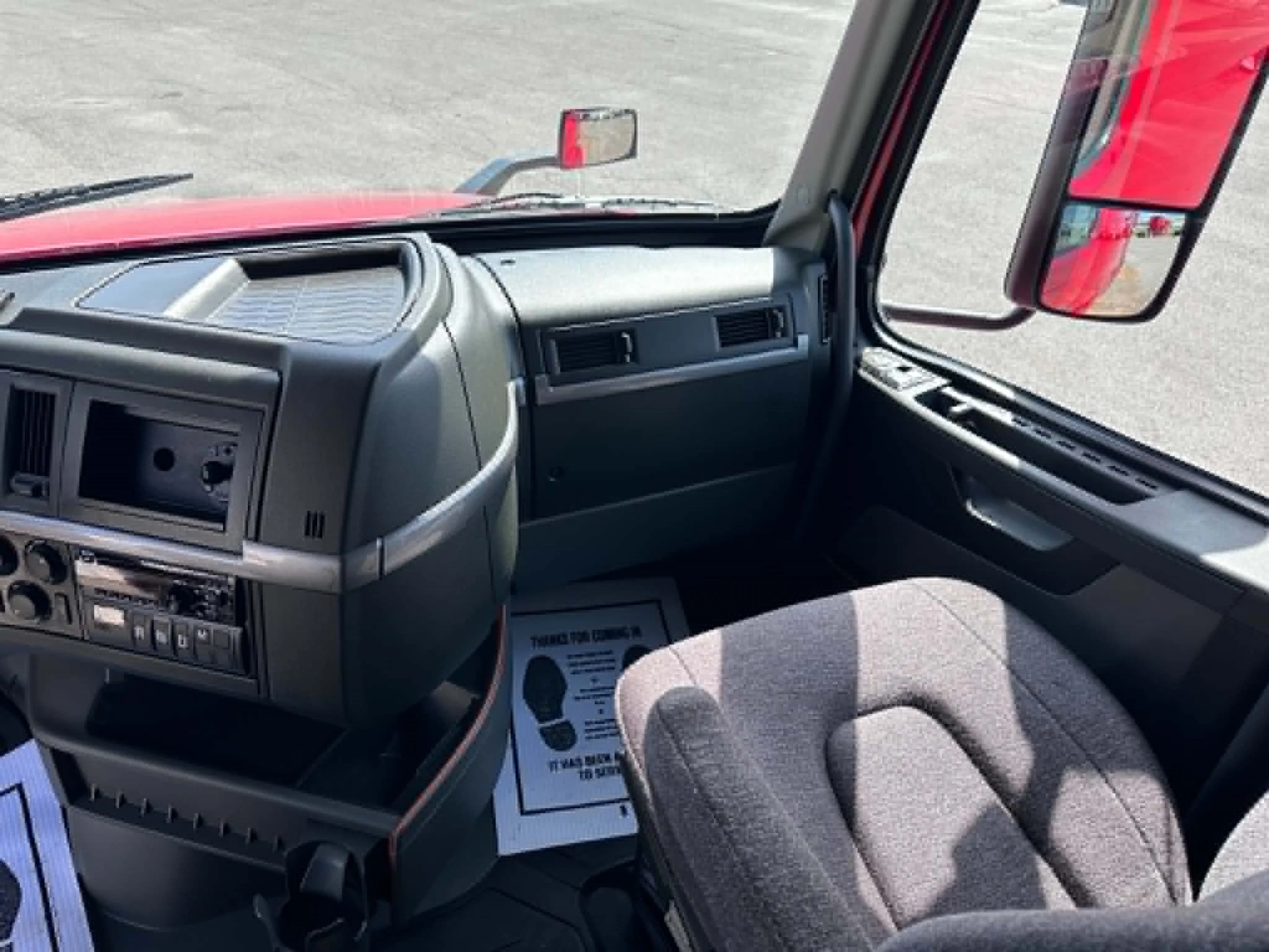 2022 Volvo VNL 760 in Roanoke, VA — photo 12