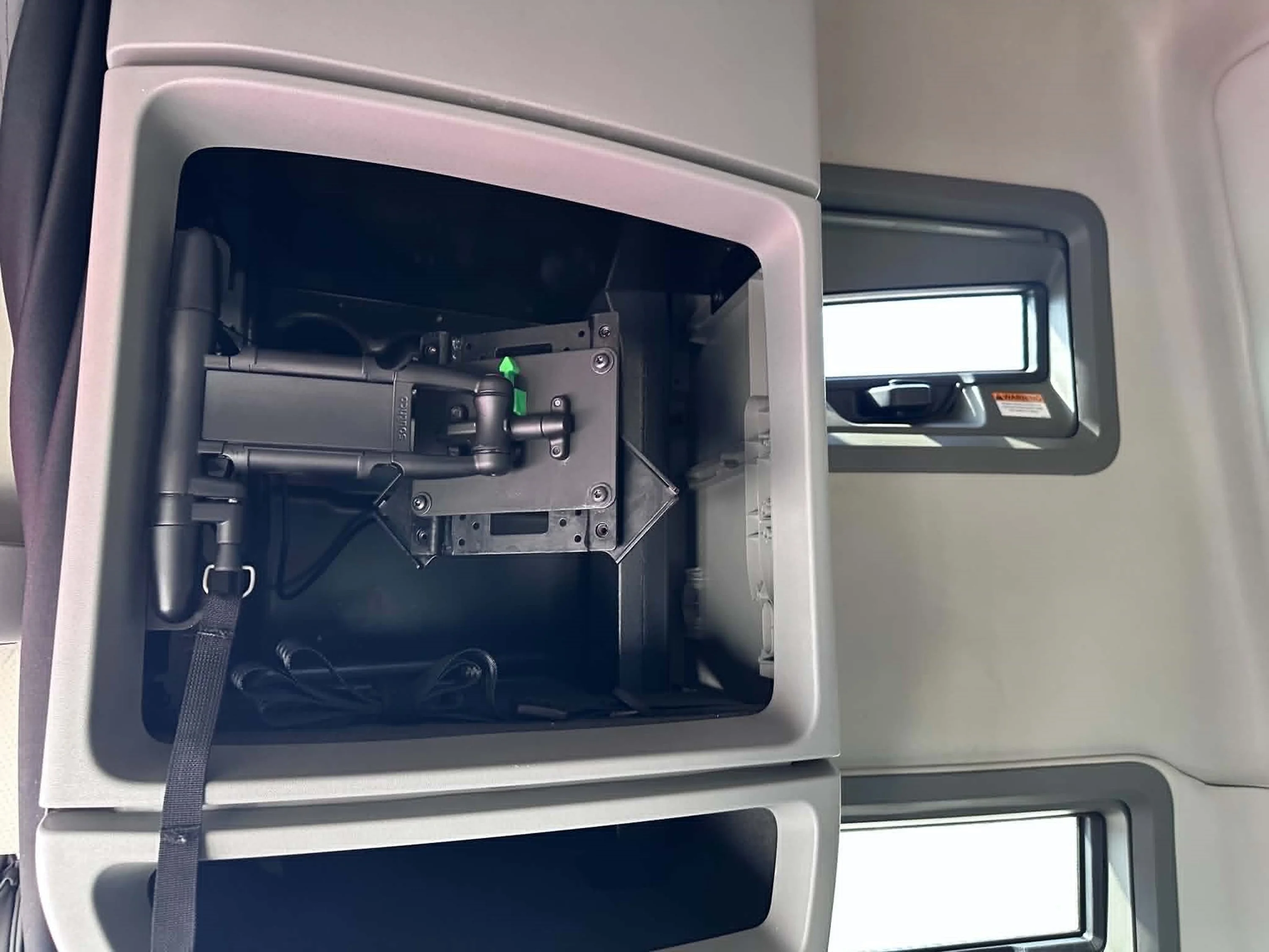 2022 Volvo VNL 760 in Roanoke, VA — photo 19