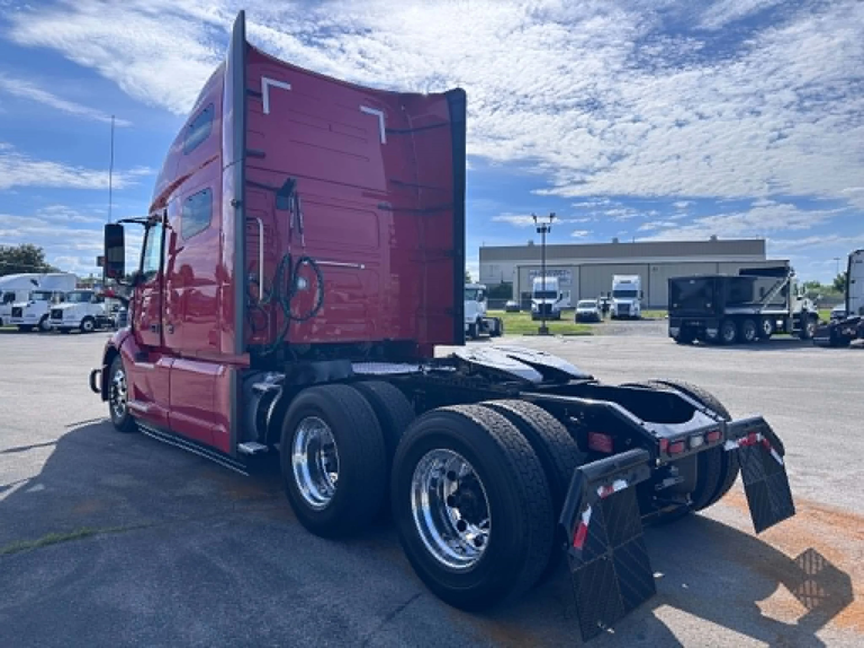 2022 Volvo VNL 760 in Roanoke, VA — photo 4