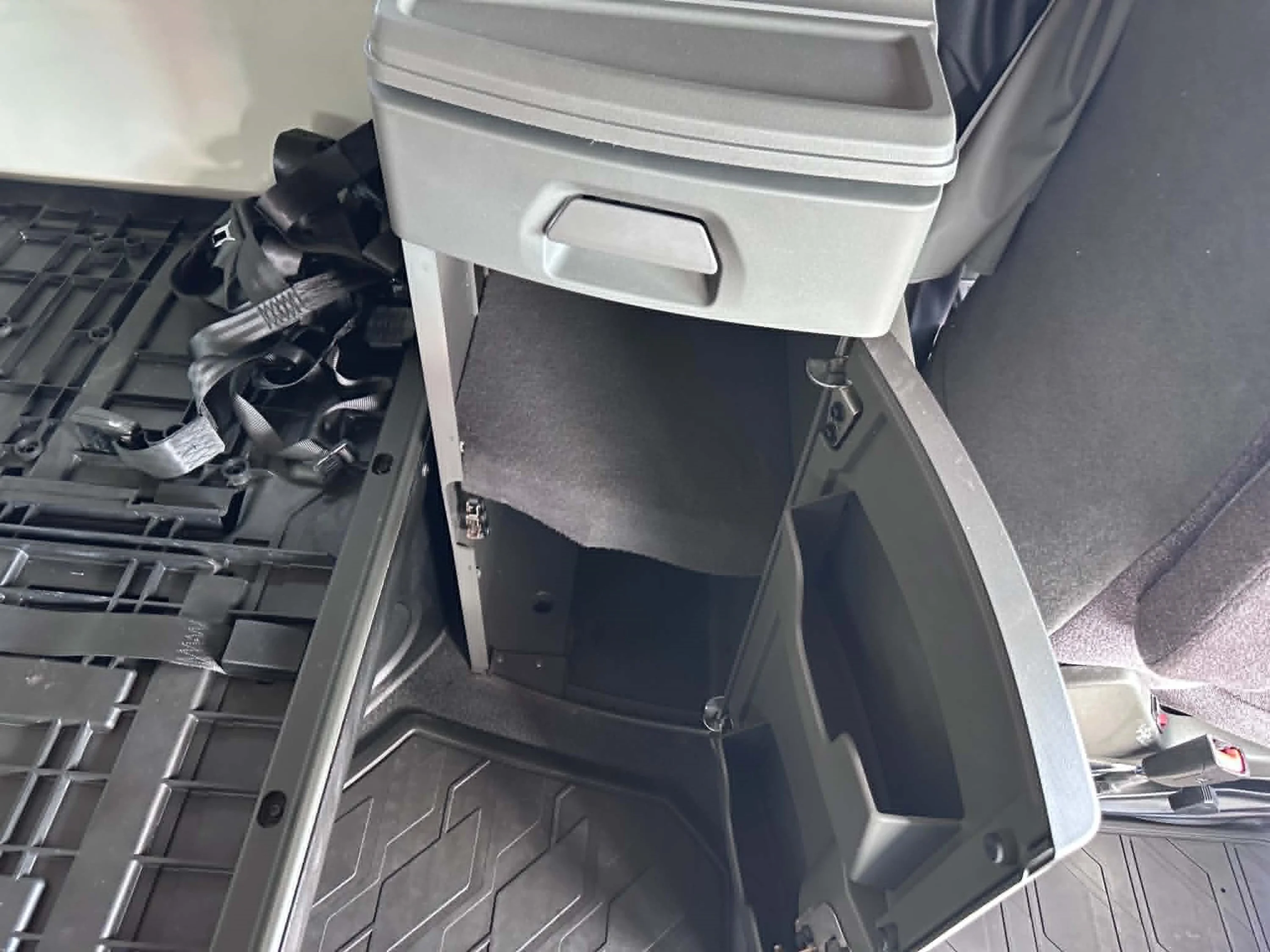 2022 Volvo VNL 760 in Roanoke, VA — photo 17
