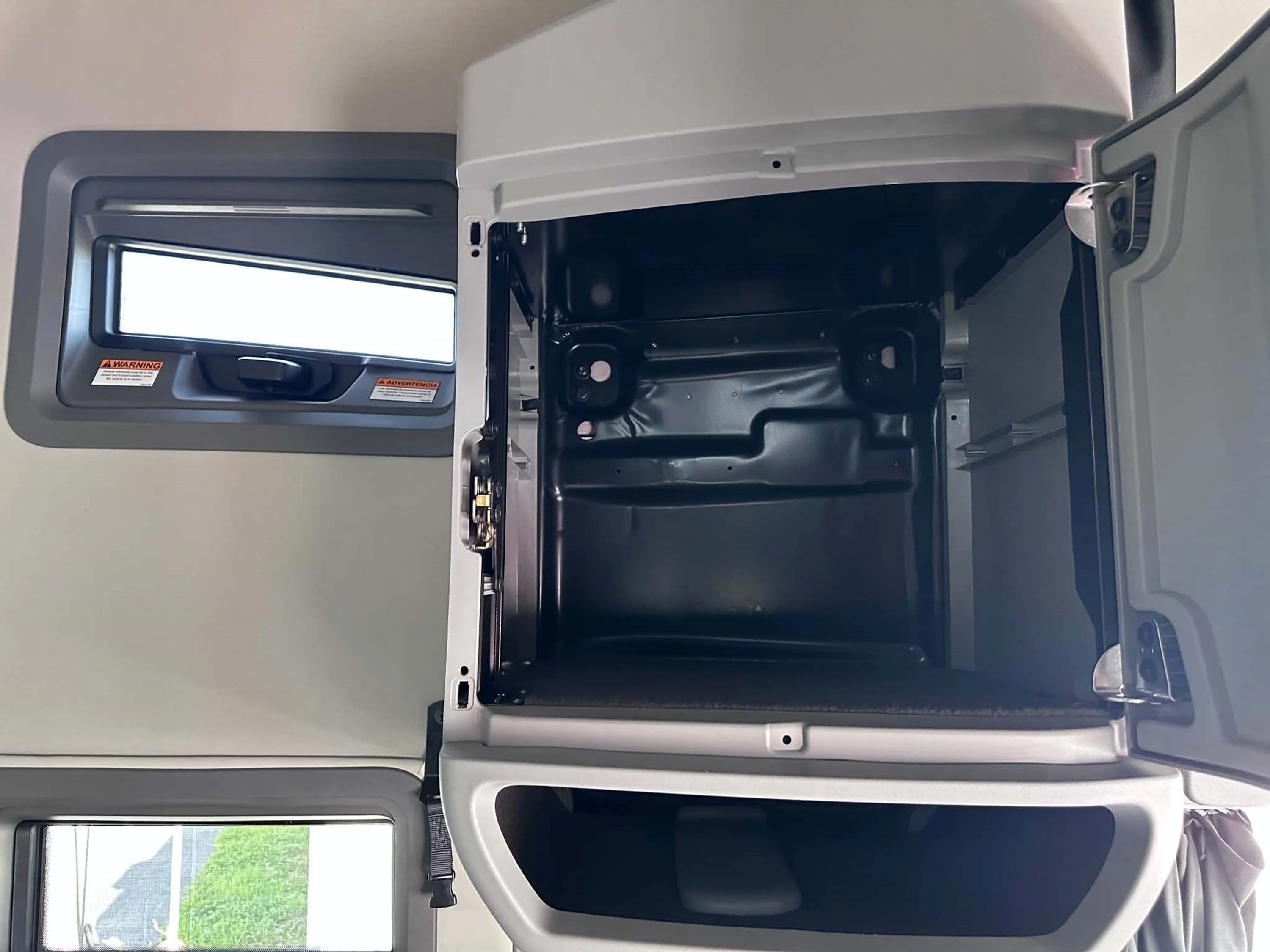 2022 Volvo VNL 760 in Roanoke, VA — photo 18