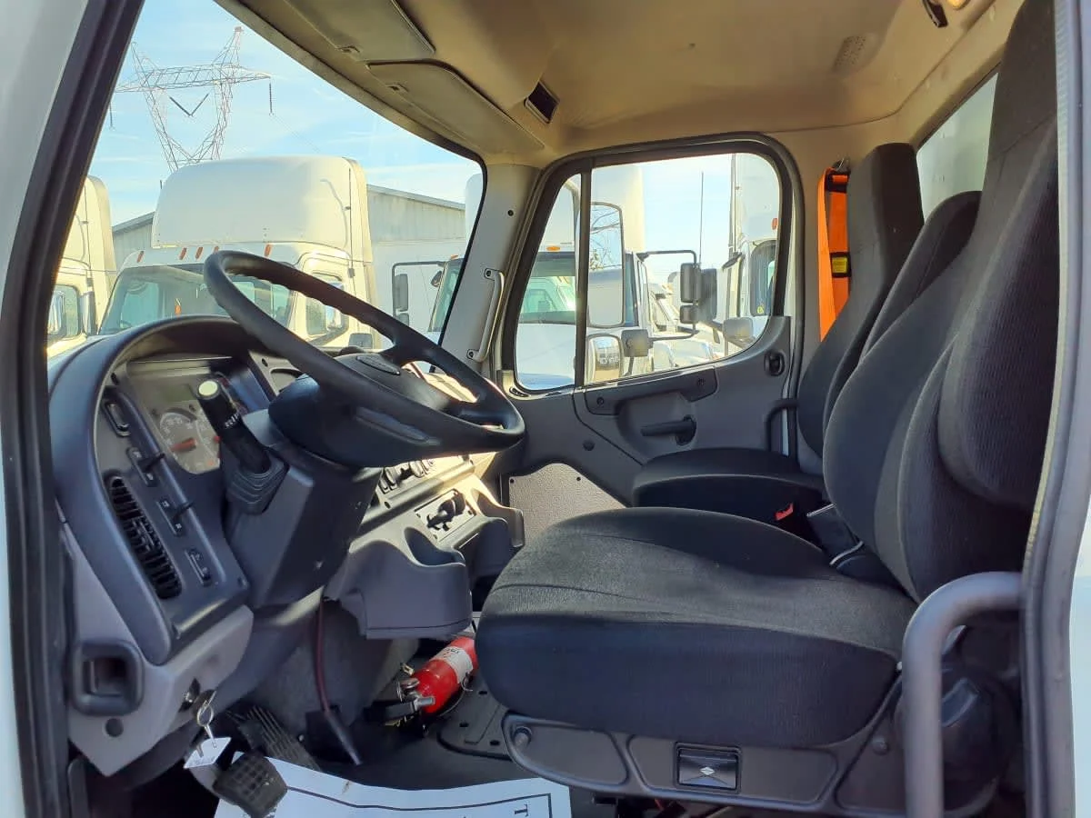 2019 Freightliner M2 106 in Indianapolis, IN — photo 7