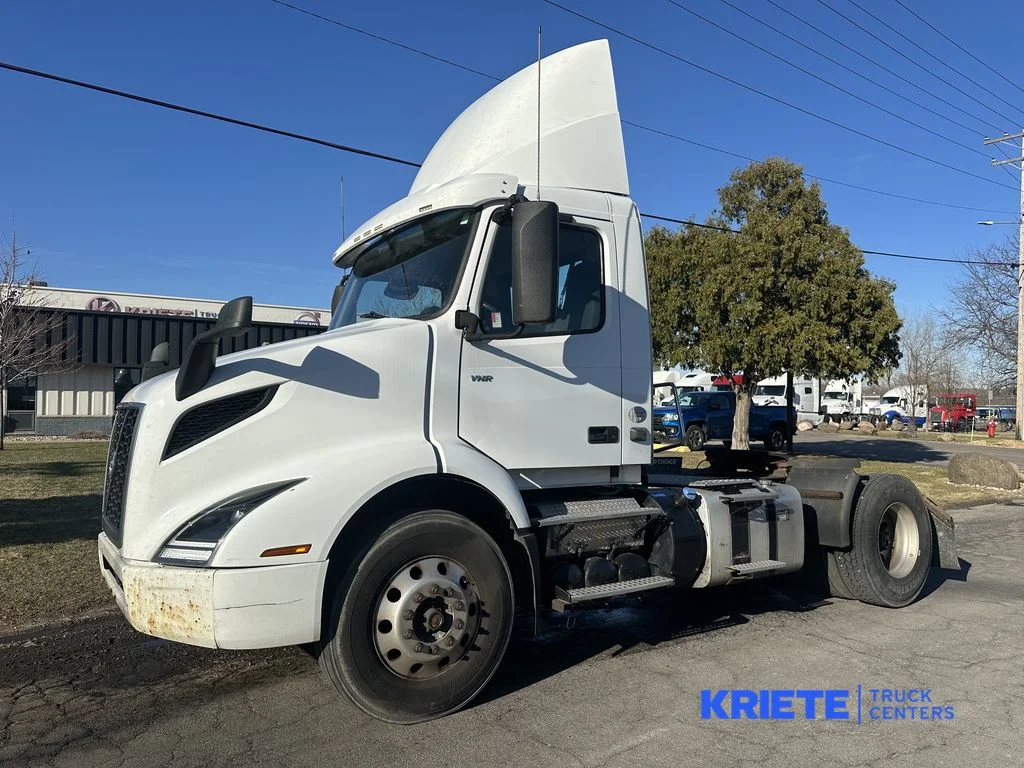 2021 Volvo VNR 660