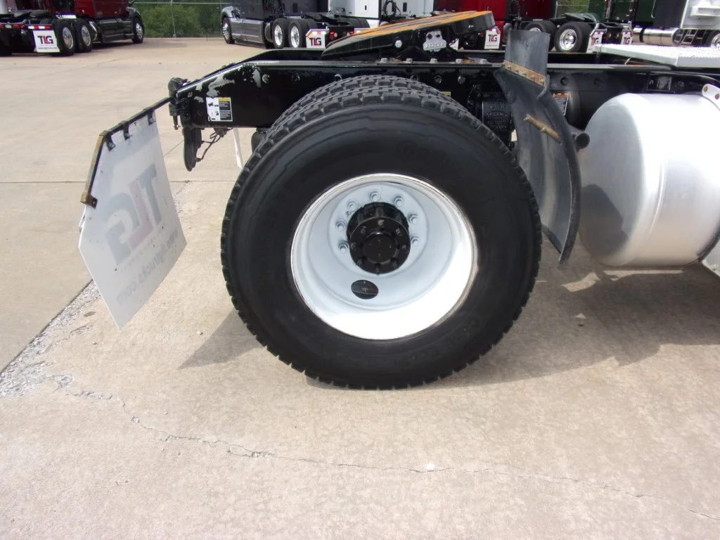 2020 Peterbilt 567 - image 7