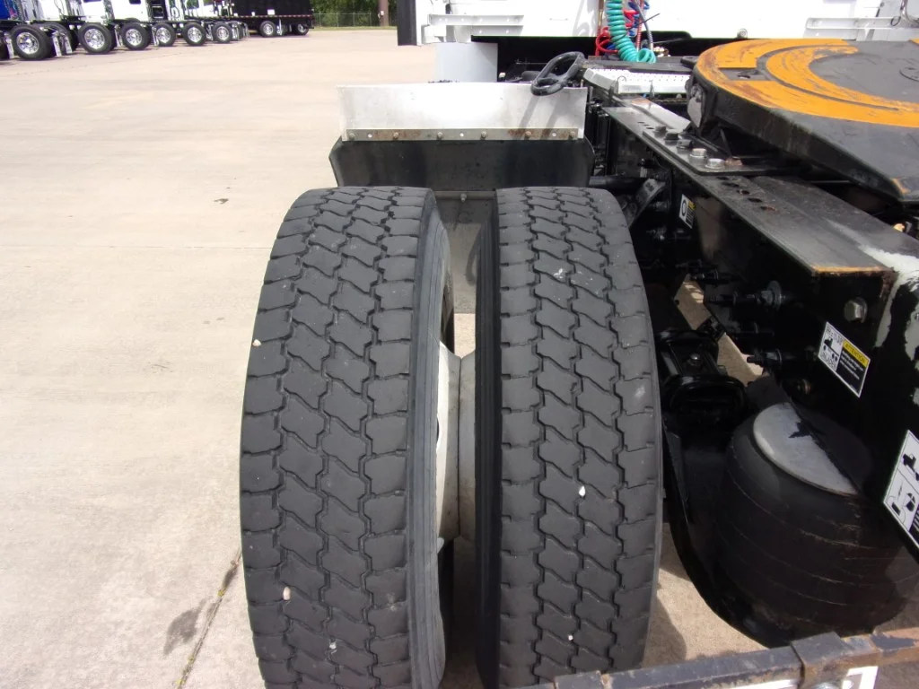 2020 Peterbilt 567 - image 9